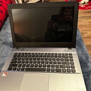 ASUS 14” laptop - ASUS X441B AMD A4-9125, RAM 4GB, Hardisk 1TB